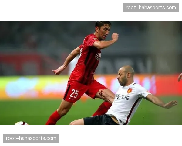 深圳新鹏城首轮失六球 防守体系崩溃致进攻努力付诸东流